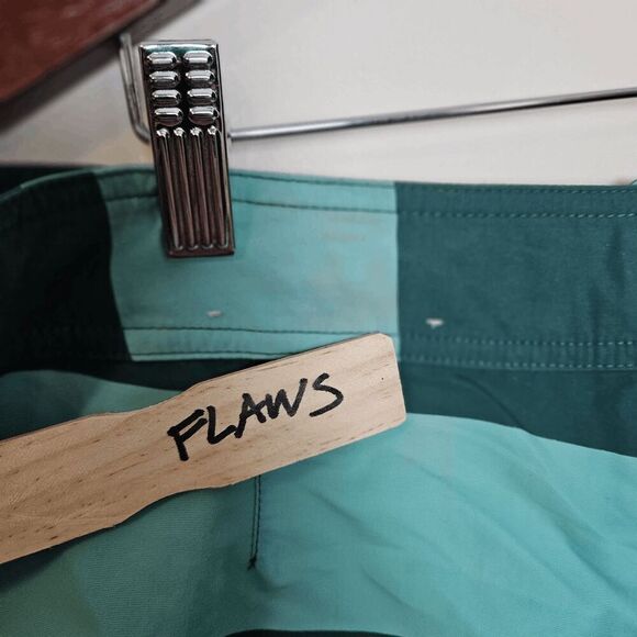 Patagonia Wavefarer Board Shorts Mens Blue and Green Size 33 - Picture 5 of 5